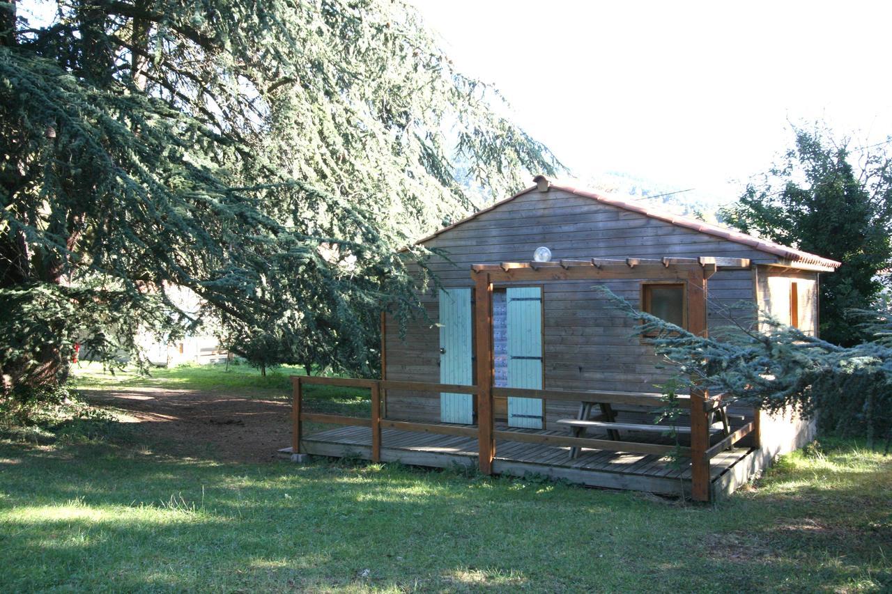 Les Chalets Du Domaine Des Soyeux Saint-Julien-Molin-Molette Экстерьер фото