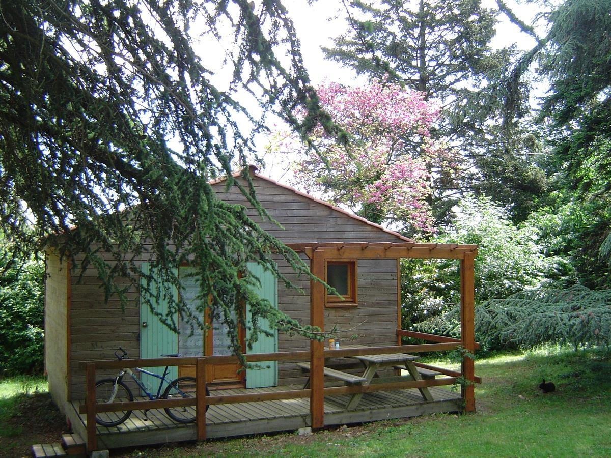 Les Chalets Du Domaine Des Soyeux Saint-Julien-Molin-Molette Экстерьер фото