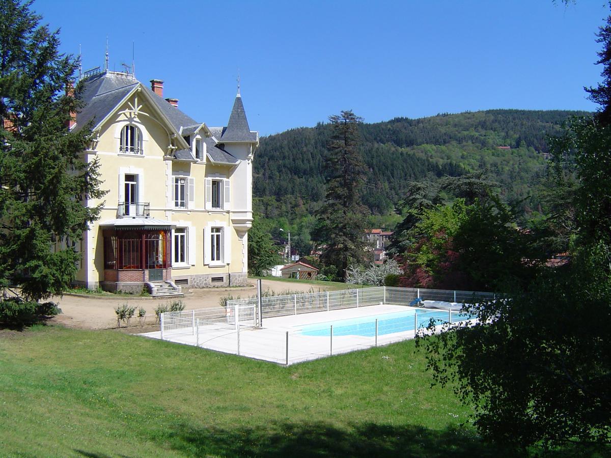 Les Chalets Du Domaine Des Soyeux Saint-Julien-Molin-Molette Экстерьер фото